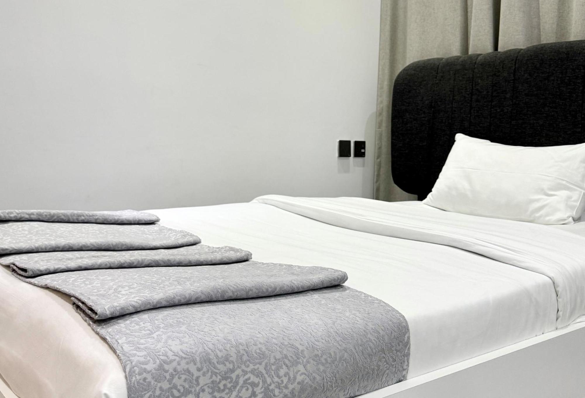 Al Safwa One Apartment Al Hidd Luaran gambar