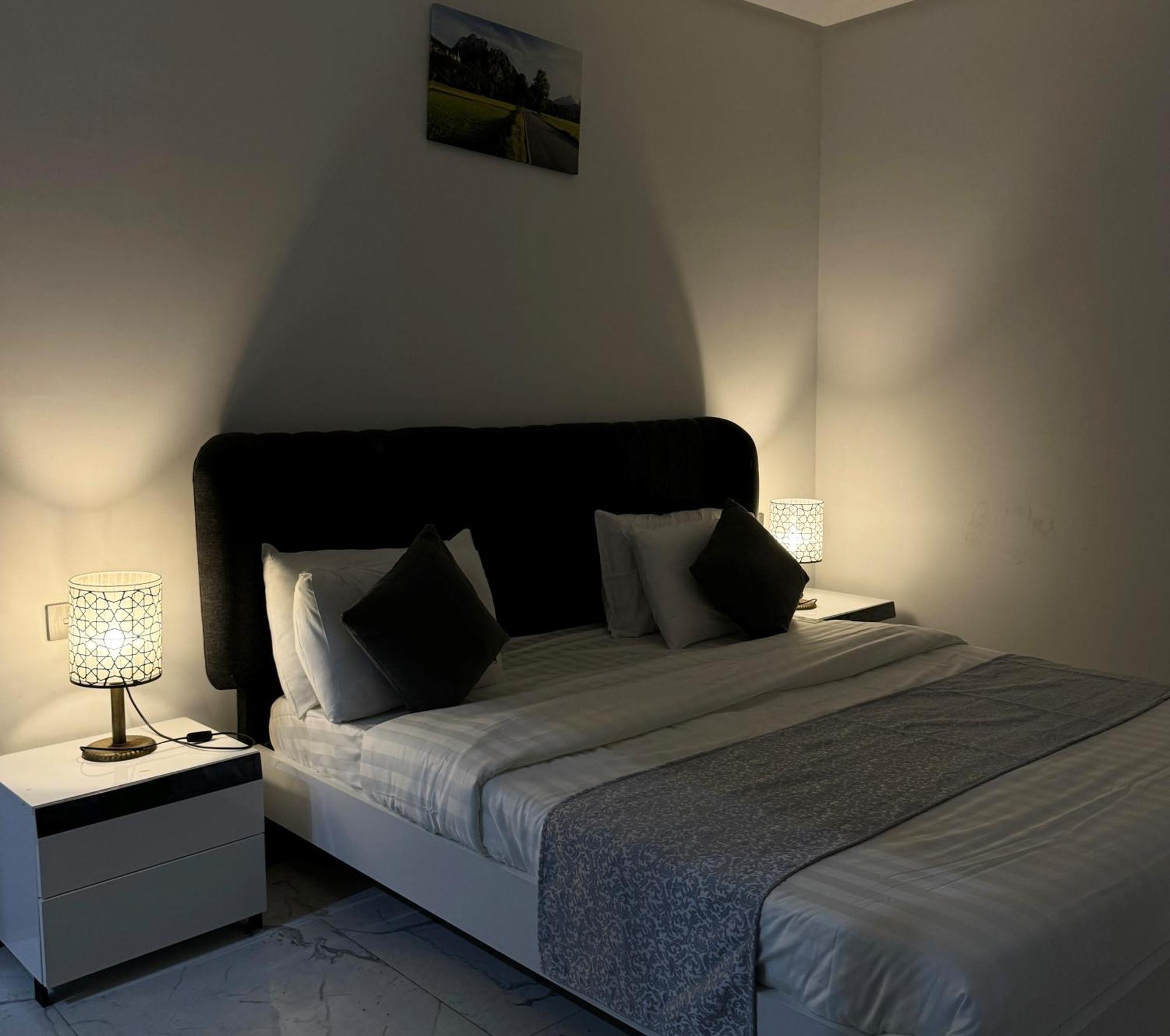 Al Safwa One Apartment Al Hidd Luaran gambar