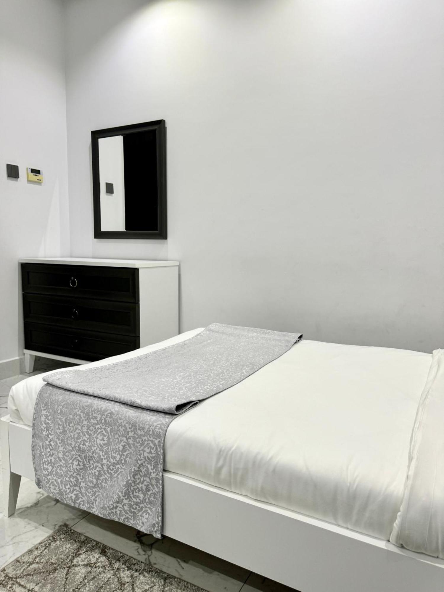 Al Safwa One Apartment Al Hidd Luaran gambar